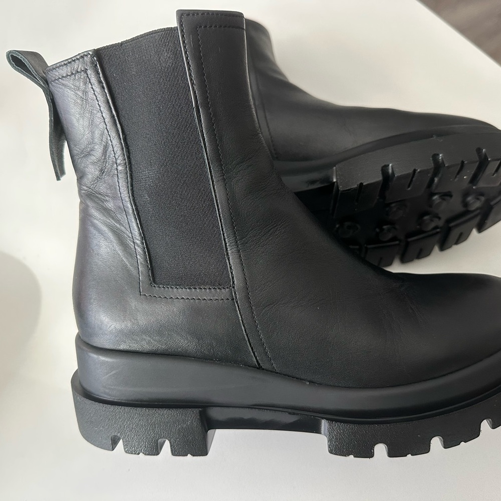 Sleek Black Leather Farren Ankle Boots